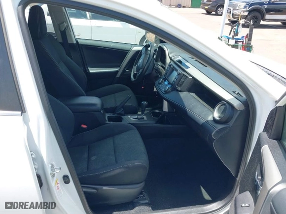 2018 Toyota RAV4 XLE with VIN 2T3WFREV1JW472786, listed as a IAAI auction lot 39980689 with 63,535 mi miles. Bid and sale history available at carsss.com. Image 5.