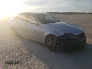 2009 Mercedes-Benz C 63 AMG with VIN WDDGF77X59F251024, listed as a Copart auction lot 86815874 with 116,990 mi miles and Salvage Title. Bid and sale history available at DreamBid. Image 4.