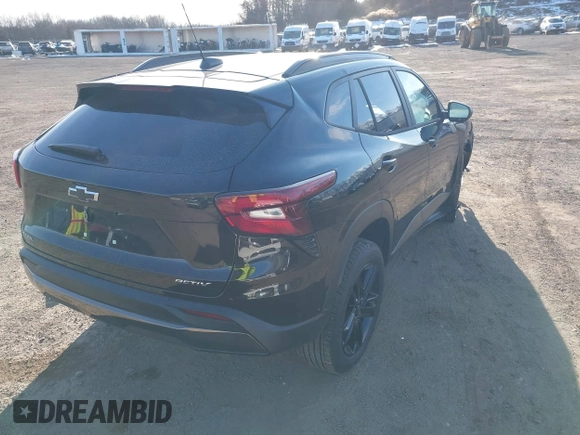 2025 Chevrolet Trax ACTIV with VIN KL77LKEPXSC123228, listed as a IAAI auction lot 41437236 with 348 mi miles. Bid and sale history available at carsss.com. Image 4.