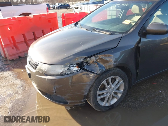 2012 Kia Forte EX with VIN KNAFU4A27C5476031, listed as a IAAI auction lot 41633058 with 137,998 mi miles. Bid and sale history available at carsss.com. Image 6.