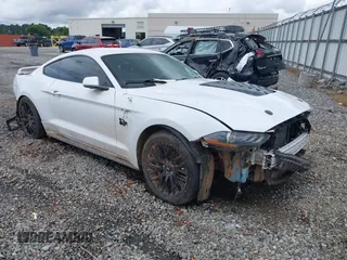 2018 Ford Mustang GT z VIN 1FA6P8CF7J5165235, wystawiony jako IAAI lot #42388608 z przebiegiem 155 273 mil mil oraz . Historia ofert i sprzedaży dostępna na DreamBid. Obrazek 1.
