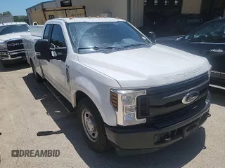 2019 Ford F-350 with VIN 1FD7X3E63KEC46938, listed as a IAAI auction lot 42547562 with 136,370 mi miles and . Bid and sale history available at DreamBid. Image 1.