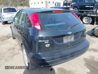 2005 Ford Focus S with VIN 3FAFP37N35R123622, listed as a IAAI auction lot 41778241 with 176,611 mi miles and . Bid and sale history available at carsss.com. Image 3.