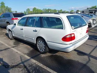 1999 Mercedes-Benz E 320 with VIN WDBJH65F3XA727570, listed as a IAAI auction lot 41978511 with 170,982 mi miles and . Bid and sale history available at DreamBid. Image 3.
