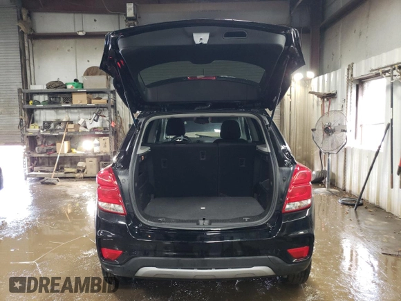 2020 Chevrolet Trax LT with VIN 3GNCJPSB5LL230066, listed as a Copart auction lot 47265815 with 32,501 mi miles and Salvage Title. Bid and sale history available at carsss.com. Image 6.