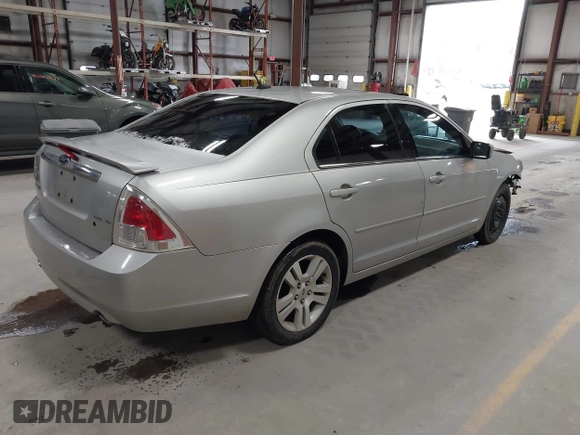 2009 Ford Fusion SEL with VIN 3FAHP08109R131914, listed as a IAAI auction lot 42005497 with 231,873 mi miles and . Bid and sale history available at carsss.com. Image 4.
