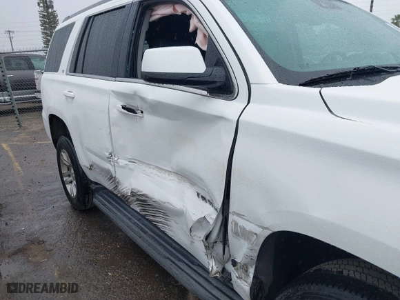 2017 Chevrolet Tahoe LT with VIN 1GNSCBKC1HR200807, listed as a IAAI auction lot 41917005 with 129,910 mi miles. Bid and sale history available at carsss.com. Image 17.