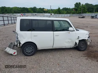 2005 Scion xB z VIN JTLKT324154018321, wystawiony jako IAAI lot #42189716 z przebiegiem 204 574 mil mil oraz . Historia ofert i sprzedaży dostępna na DreamBid. Obrazek 17.