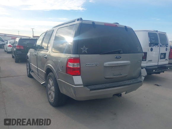 2009 Ford Expedition SSV with VIN 1FMFU15589LA14700, listed as a IAAI auction lot 41268547 with 185,522 mi miles and . Bid and sale history available at DreamBid. Image 3.