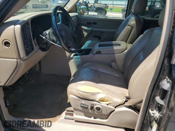 2005 GMC Sierra 1500 SLE z VIN 2GTEK19B151283840, wystawiony jako Copart lot #63854695 z przebiegiem 169 130 mil mil oraz Czysty tytuł • Clean title. Historia ofert i sprzedaży dostępna na DreamBid. Obrazek 7.