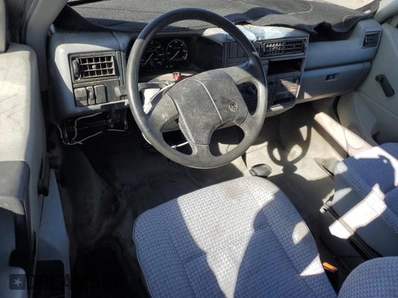 1993 Volkswagen EuroVan с VIN WV2HD0705PH059541, выставлен на аукционе Copart как лот 88357745 с пробегом 88 905 миль миль и Чистый • Clean title. История ставок и продаж доступна на DreamBid. Изображение 8.