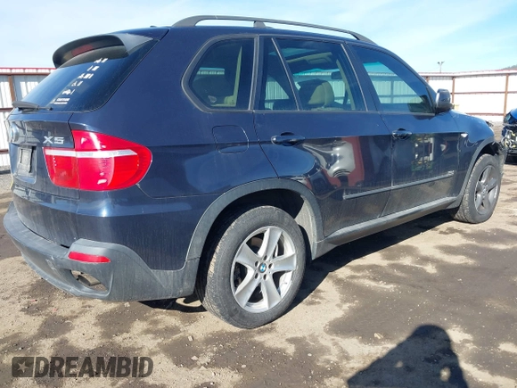 2008 BMW X5 3.0si with VIN 5UXFE435X8L006598, listed as a IAAI auction lot 41692431 with 202,730 mi miles. Bid and sale history available at carsss.com. Image 4.