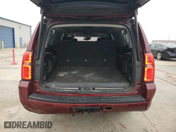 2019 Chevrolet Suburban LT z VIN 1GNSCHKC1KR138254, wystawiony jako Copart lot #43992615 z przebiegiem 102 047 mil mil oraz Czysty tytuł • Clean title. Historia ofert i sprzedaży dostępna na DreamBid. Obrazek 6.