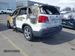 2013 Kia Sorento EX with VIN 5XYKU3A69DG318443, listed as a IAAI auction lot 41804384 with Not Provided miles. Bid and sale history available at carsss.com. Image 3.
