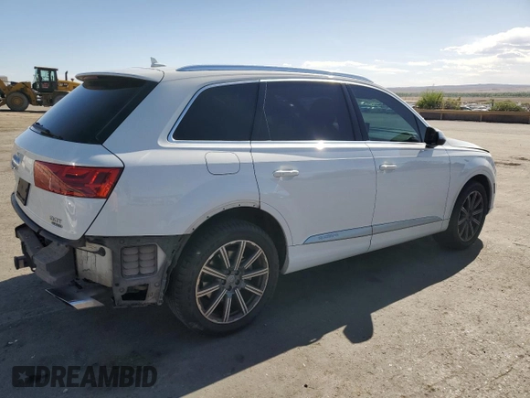 2017 Audi Q7 Premium Plus z VIN WA1LAAF78HD021472, wystawiony jako Copart lot #54384615 z przebiegiem 103 102 mil mil oraz Szkoda całkowita • Salvage title. Historia ofert i sprzedaży dostępna na DreamBid. Obrazek 3.