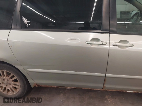 2008 Toyota Sienna XLE with VIN 5TDZK22C38S164338, listed as a IAAI auction lot 42161825 with 237,143 mi miles. Bid and sale history available at carsss.com. Image 14.