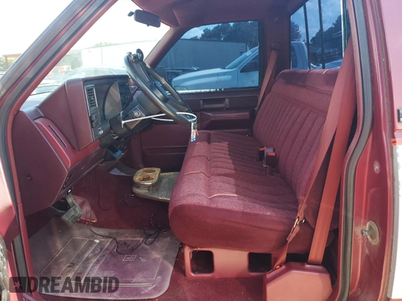 1989 GMC Sierra 1500 with VIN 1GTDC14H6KE537928, listed as a Copart auction lot 58233914 with 90,754 mi miles and Salvage Title. Bid and sale history available at DreamBid. Image 7.
