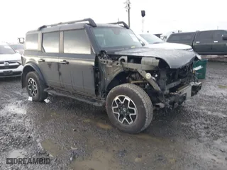 2022 Ford Bronco with VIN 1FMEE5BP9NLB60734, listed as a IAAI auction lot 41294752 with 17,619 mi miles. Bid and sale history available at carsss.com. Image 1.