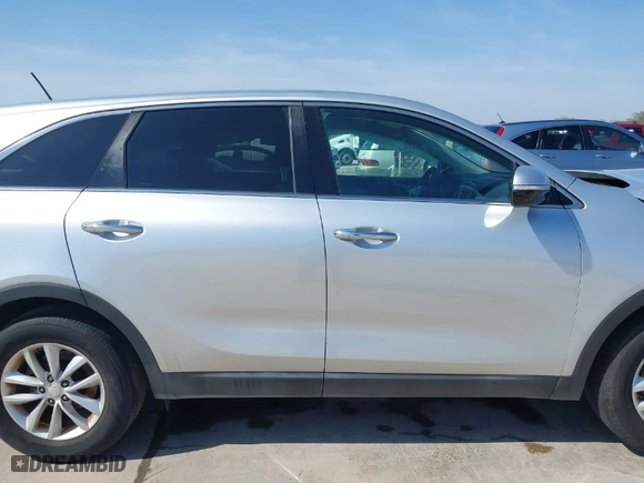 2016 Kia Sorento LX with VIN 5XYPG4A35GG044946, listed as a IAAI auction lot 41854811 with 146,422 mi miles. Bid and sale history available at carsss.com. Image 14.
