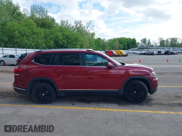 2018 Volkswagen Atlas SEL with VIN 1V2MR2CA3JC569544, listed as a IAAI auction lot 42271392 with 123,960 mi miles and . Bid and sale history available at DreamBid. Image 13.