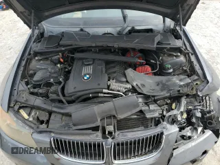 2008 BMW 3 Series 335i z VIN WBAVB77588NH79110, wystawiony jako Copart lot #52767815 z przebiegiem 98 074 mil mil oraz Szkody całkowita. Historia ofert i sprzedaży dostępna na DreamBid. Obrazek 12.