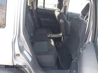 2016 Jeep Patriot High Altitude Edition with VIN 1C4NJRFB1GD712715, listed as a IAAI auction lot 41984245 with 124,227 mi miles. Bid and sale history available at carsss.com. Image 8.