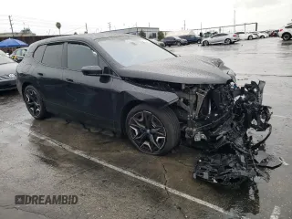 2024 BMW iX M60 z VIN WB533CF06RCR71038, wystawiony jako Copart lot #47573025 z przebiegiem Nie podano mil oraz Szkoda całkowita • Salvage title. Historia ofert i sprzedaży dostępna na DreamBid. Obrazek 4.