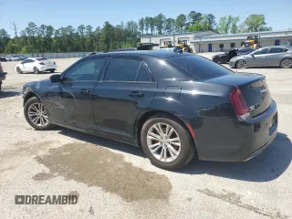 2018 Chrysler 300 S z VIN 2C3CCABG6JH222709, wystawiony jako Copart lot #52041445 z przebiegiem 145 578 mil mil oraz Szkoda całkowita • Salvage title. Historia ofert i sprzedaży dostępna na DreamBid. Obrazek 2.