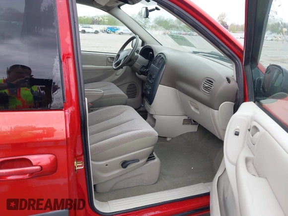 2006 Dodge Caravan SXT with VIN 1D4GP45R36B533131, listed as a IAAI auction lot 42097147 with 52,193 mi miles and . Bid and sale history available at DreamBid. Image 5.