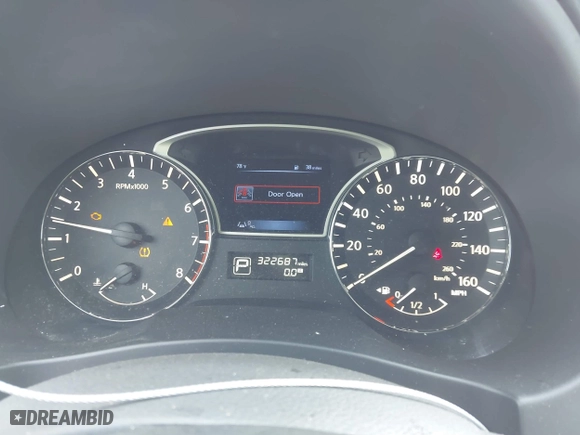 2015 Nissan Altima 2.5 S with VIN 1N4AL3AP1FC183723, listed as a IAAI auction lot 42005022 with 322,687 mi miles. Bid and sale history available at carsss.com. Image 7.