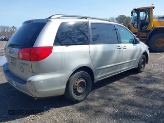2007 Toyota Sienna CE with VIN 5TDZK23C67S096954, listed as a IAAI auction lot 41853962 with 185,852 mi miles. Bid and sale history available at carsss.com. Image 4.