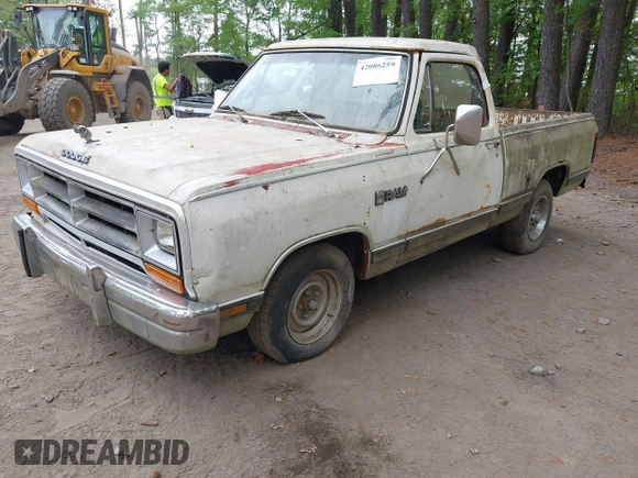 1986 Dodge Trucks z VIN 1B7HD14T7GS103836, wystawiony jako IAAI lot #42086259 z przebiegiem 83 201 mil mil oraz . Historia ofert i sprzedaży dostępna na DreamBid. Obrazek 2.
