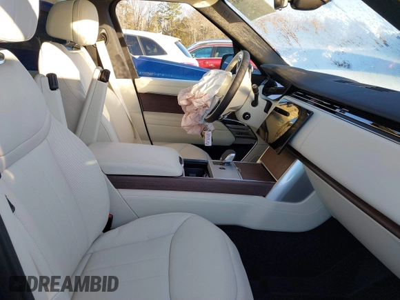 2025 Land Rover Range Rover with VIN SALKP9F40SA262268, listed as a IAAI auction lot 41363543 with 63 mi miles and . Bid and sale history available at DreamBid. Image 5.