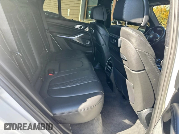 2021 BMW X5 M50i with VIN 5UXJU4C09M9H07838, listed as a Copart auction lot 47020525 with 57,200 mi miles and Clean Title. Bid and sale history available at carsss.com. Image 6.