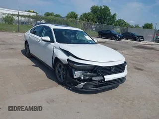 2024 Honda Accord EX с VIN 1HGCY1F39RA078539, выставлен на аукционе IAAI как лот 42379295 с пробегом 4 966 миль миль и . История ставок и продаж доступна на DreamBid. Изображение 1.