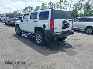 2007 Hummer H3 SUV with VIN 5GTDN13E878157795, listed as a IAAI auction lot 42131431 with 181,916 mi miles. Bid and sale history available at carsss.com. Image 3.