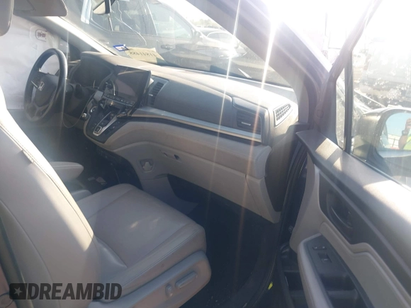 2019 Honda Odyssey EX-L with VIN 5FNRL6H75KB054465, listed as a IAAI auction lot 41841488 with 141,790 mi miles. Bid and sale history available at carsss.com. Image 5.