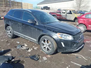 2015 Volvo XC60 T5 с VIN YV4612RK9F2729633, выставлен на аукционе IAAI как лот 41572685 с пробегом 109 477 миль миль и . История ставок и продаж доступна на DreamBid. Изображение 1.