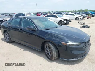 2024 Honda Accord EX z VIN 1HGCY1F34RA076939, wystawiony jako IAAI lot #42120452 z przebiegiem 5 150 mil mil oraz . Historia ofert i sprzedaży dostępna na DreamBid. Obrazek 1.