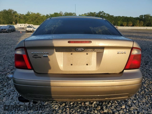 2005 Ford Focus S with VIN 1FAFP34N65W240449, listed as a Copart auction lot 52457395 with 140,246 mi miles and Non Repairable. Bid and sale history available at DreamBid. Image 6.