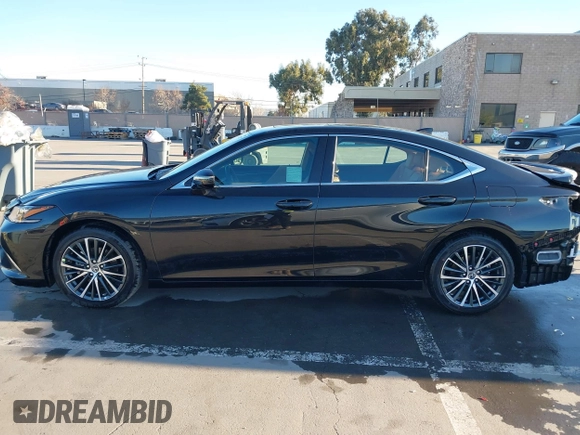 2025 Lexus ES with VIN 58ADA1C11SU059356, listed as a IAAI auction lot 41282747 with 96 mi miles. Bid and sale history available at carsss.com. Image 15.