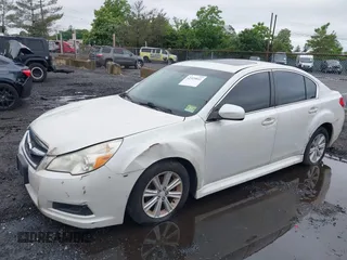 2010 Subaru Legacy Premium All-Weather Anniversary z VIN 4S3BMBG64A3242633, wystawiony jako IAAI lot #42329841 z przebiegiem 230 738 mil mil oraz . Historia ofert i sprzedaży dostępna na DreamBid. Obrazek 2.
