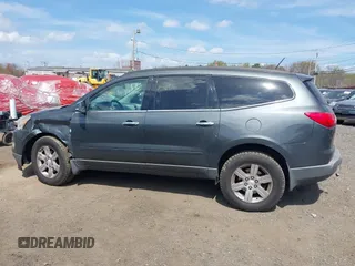 2011 Chevrolet Traverse 1LT z VIN 1GNKRGED1BJ359820, wystawiony jako IAAI lot #42095000 z przebiegiem 80 117 mil mil oraz . Historia ofert i sprzedaży dostępna na DreamBid. Obrazek 14.