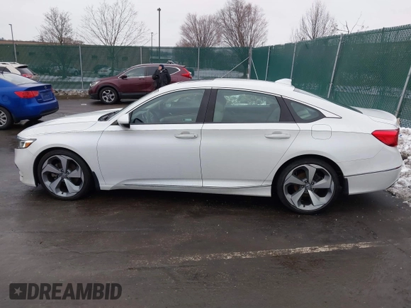 2019 Honda Accord Touring z VIN 1HGCV2F97KA014542, wystawiony jako IAAI lot #41570589 z przebiegiem 82 546 mil mil oraz . Historia ofert i sprzedaży dostępna na DreamBid. Obrazek 14.