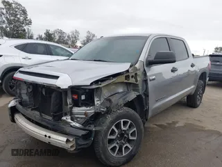 2017 Toyota Tundra 2WD SR5 with VIN 5TFEY5F15HX222712, listed as a IAAI auction lot 42064891 with 214,782 mi miles. Bid and sale history available at carsss.com. Image 20.