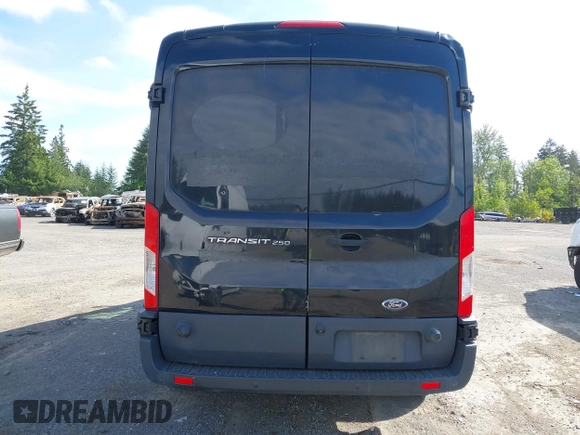 2015 Ford Transit Cargo z VIN 1FTYR2CMXFKB28360, wystawiony jako IAAI lot #42312402 z przebiegiem 126 228 mil mil oraz . Historia ofert i sprzedaży dostępna na DreamBid. Obrazek 16.