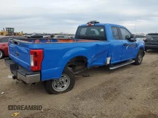 2017 Ford F-250 XLT with VIN 1FT7X2A62HED83723, listed as a Copart auction lot 85007054 with 146,715 mi miles and Salvage title. Bid and sale history available at DreamBid. Image 3.