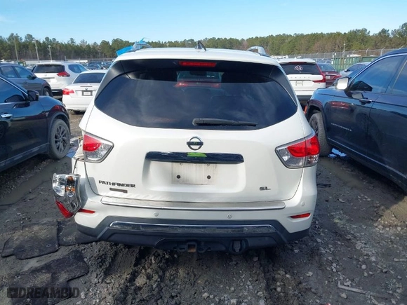 2015 Nissan Pathfinder Platinum with VIN 5N1AR2MN8FC686271, listed as a IAAI auction lot 41448273 with 165,897 mi miles. Bid and sale history available at carsss.com. Image 16.