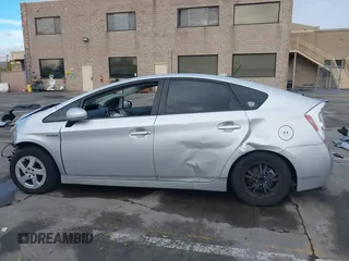 2010 Toyota Prius II with VIN JTDKN3DUXA0005068, listed as a IAAI auction lot 40957815 with 185,482 mi miles. Bid and sale history available at carsss.com. Image 15.