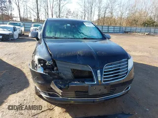 2018 Lincoln MKT with VIN 2LMHJ5NK5JBL02245, listed as a IAAI auction lot 41430571 with 293,537 mi miles and . Bid and sale history available at carsss.com. Image 12.